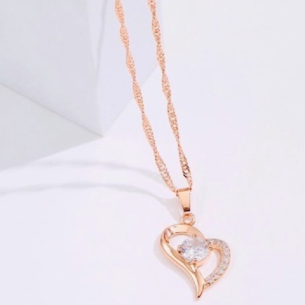 18k Gold Plated Heart & Faux Diamond Necklace in Rose Gold